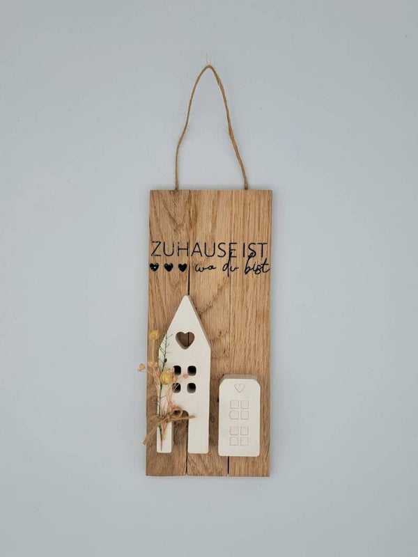 Wandhänger aus Hölzli, Gipshäuser und Trockenblumen