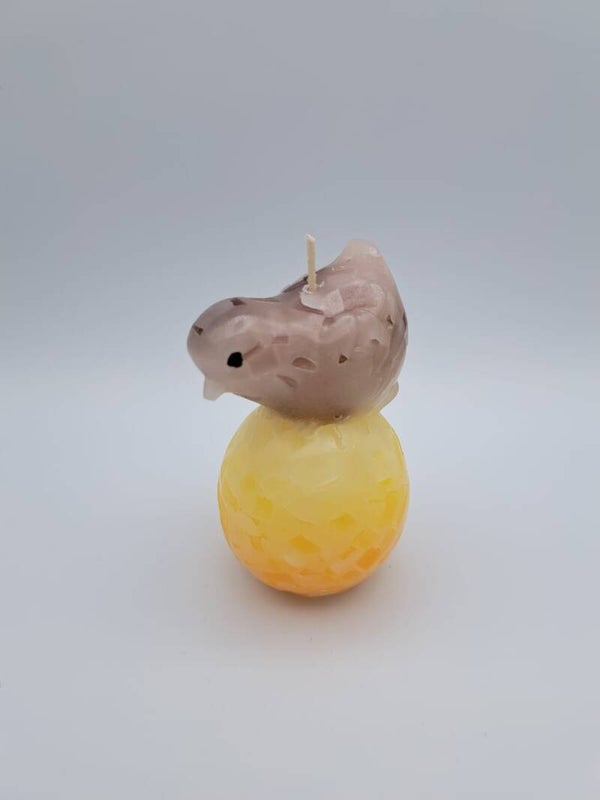 Kerze Huhn pickend mit Ei gelb/braun