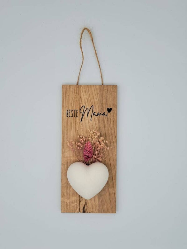 Wandhänger aus Hölzli, Gipsherz und Trockenblumen