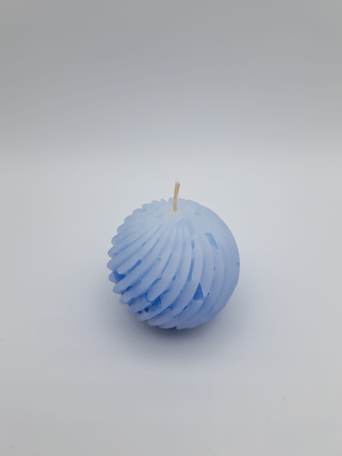 Kleine Kugel gerippt blau