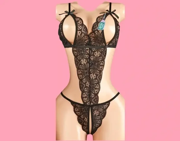Black Lace Bodysuit – Size 12–14