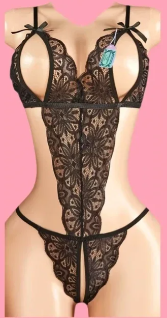 Black Lace Bodysuit – Size 12–14