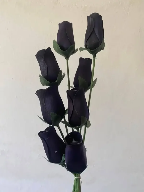 Bosje van 8 houten roosjes zwart
