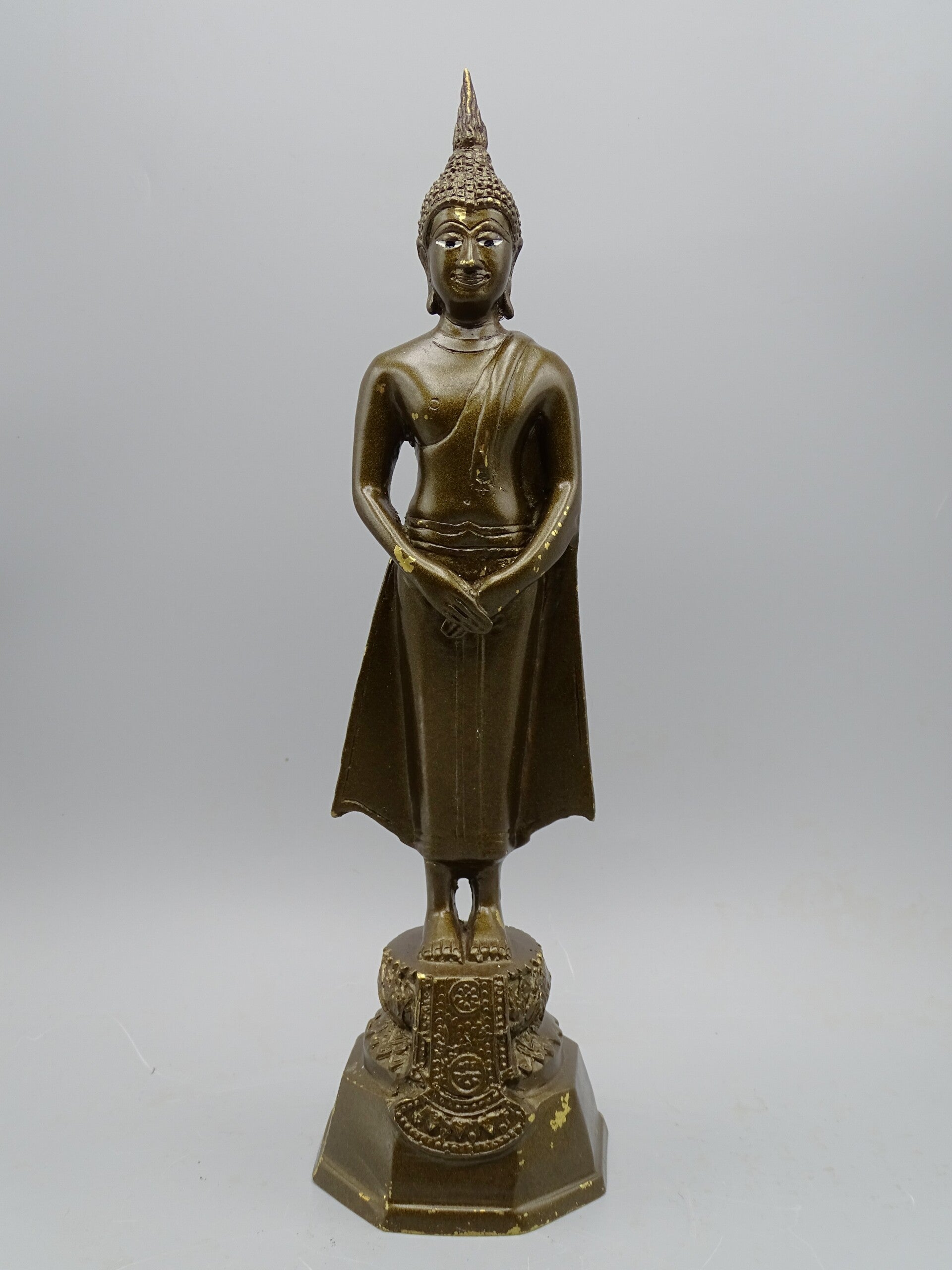 Zondag Geboortedag Boeddha - Handgemaakt Brons Beeld met Donkere Patina en Geschilderde Ogen