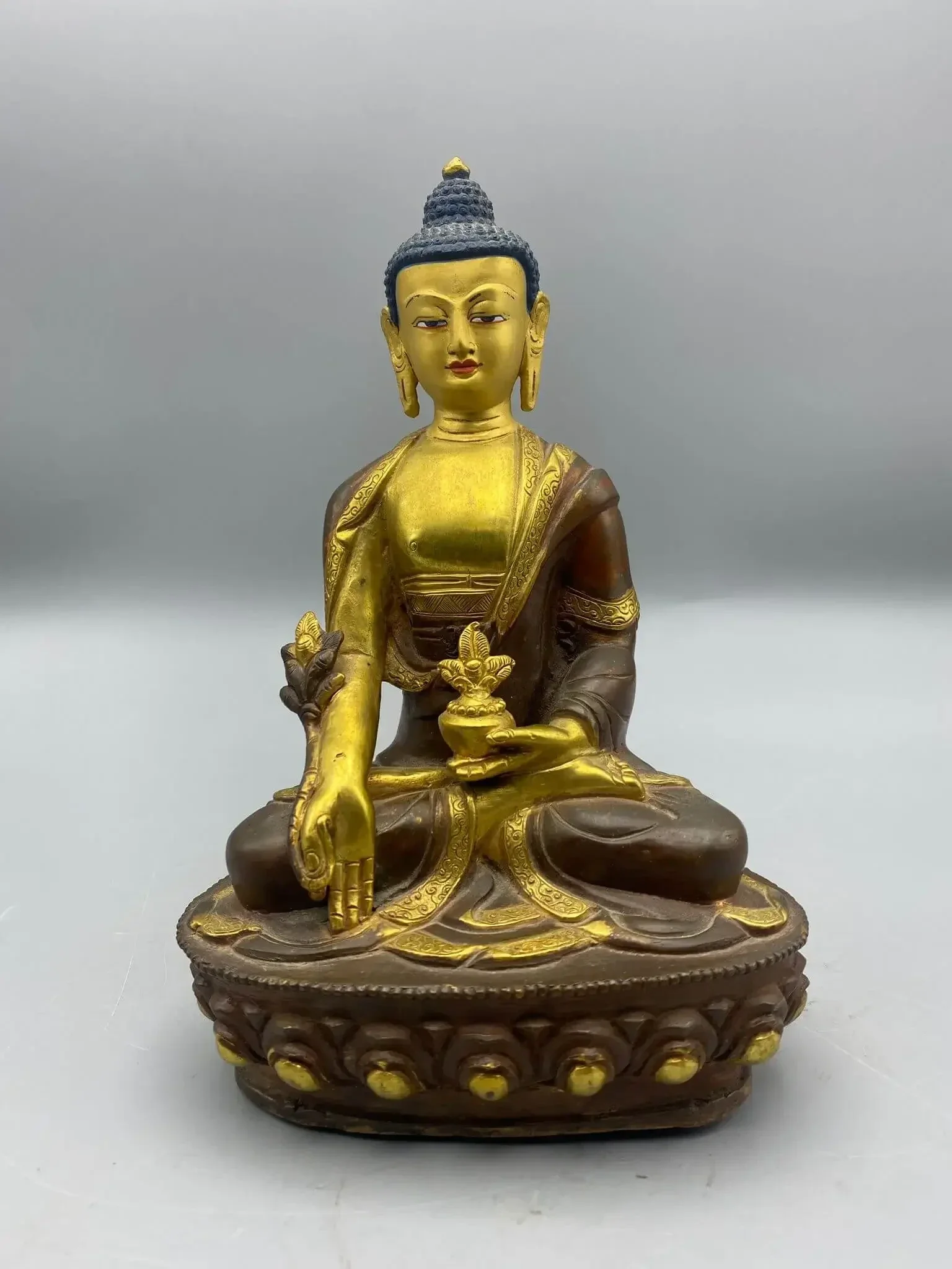 Goldface Medicijnboeddha beeld uit Nepal 21 cm