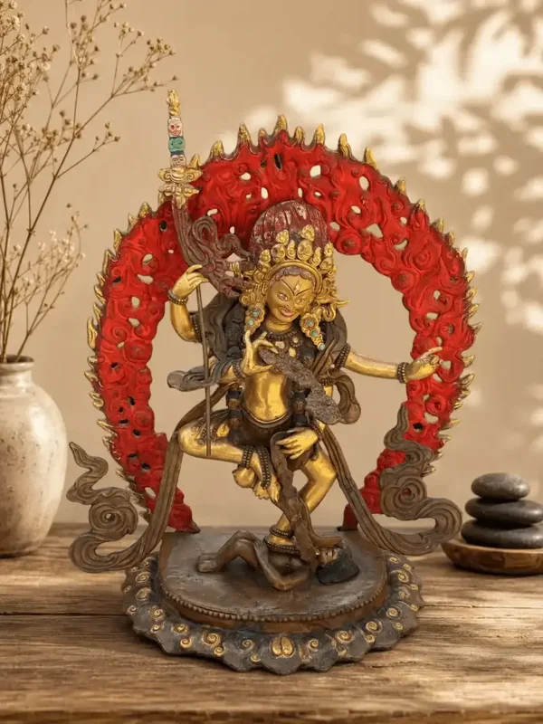 Vintage Goldface Kurukulla beeld uit Nepal brons 38,5 cm