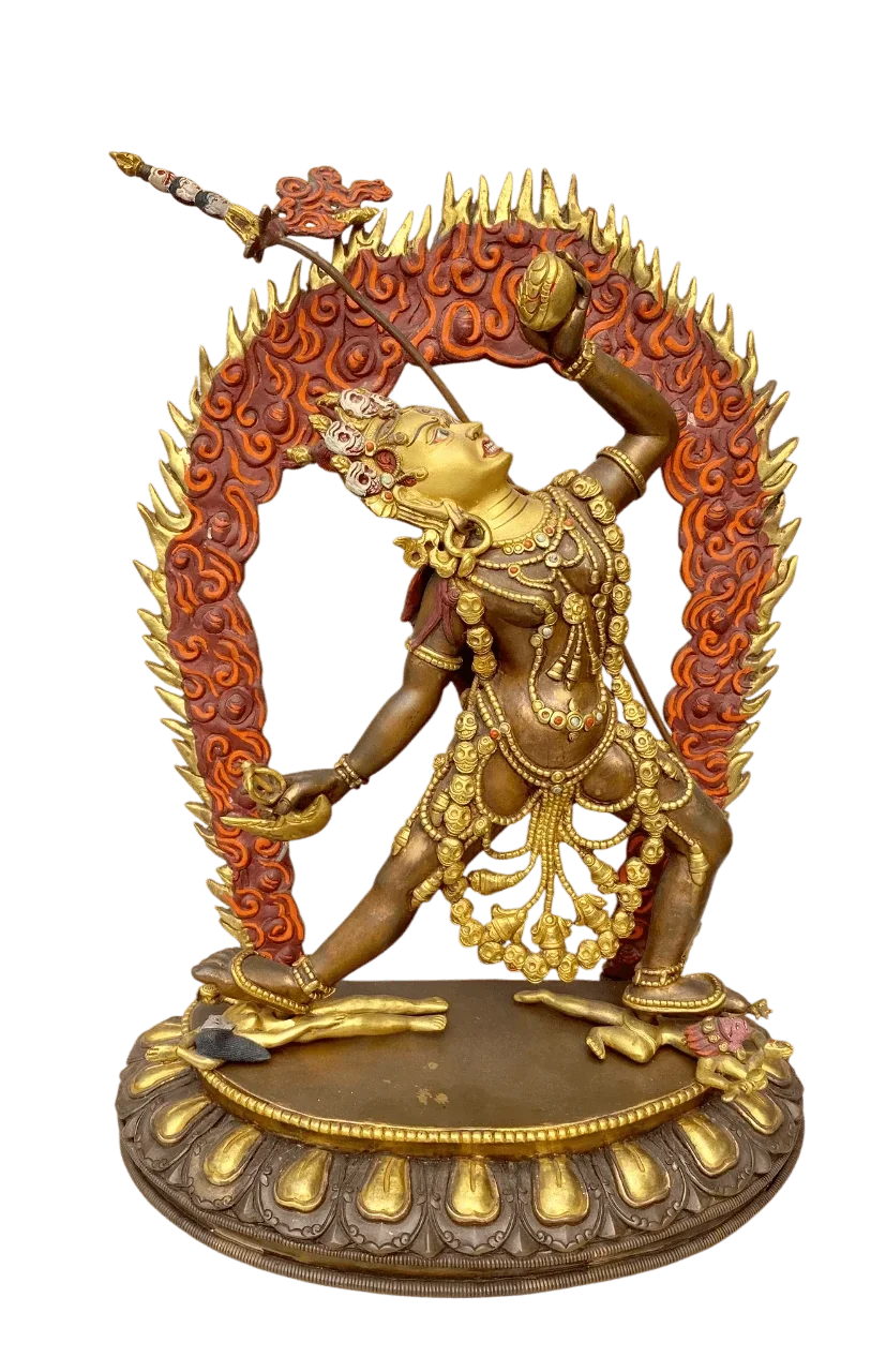 Bronzen Vajrayogini Goldface beeld met rituele attributen en vlammenkrans