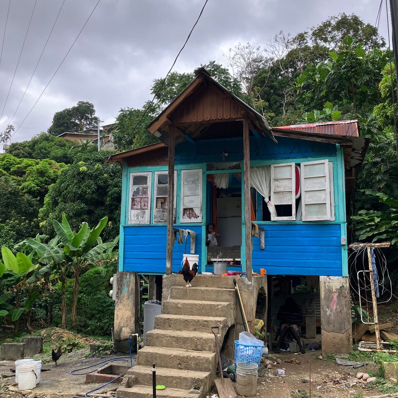 eenvoudig huisje in Charlotteville, Tobago