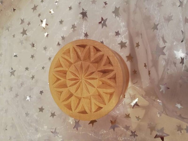 Edle geschnitzte Dose