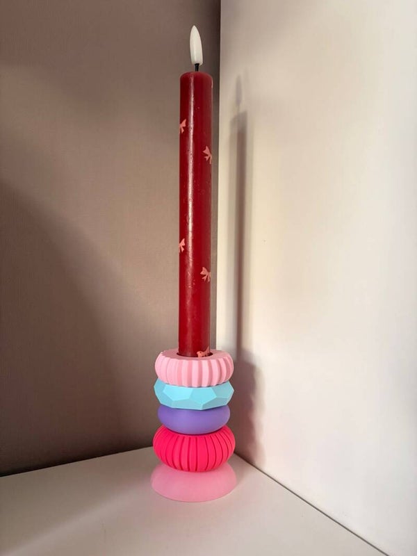 Stapel kaarsen houder