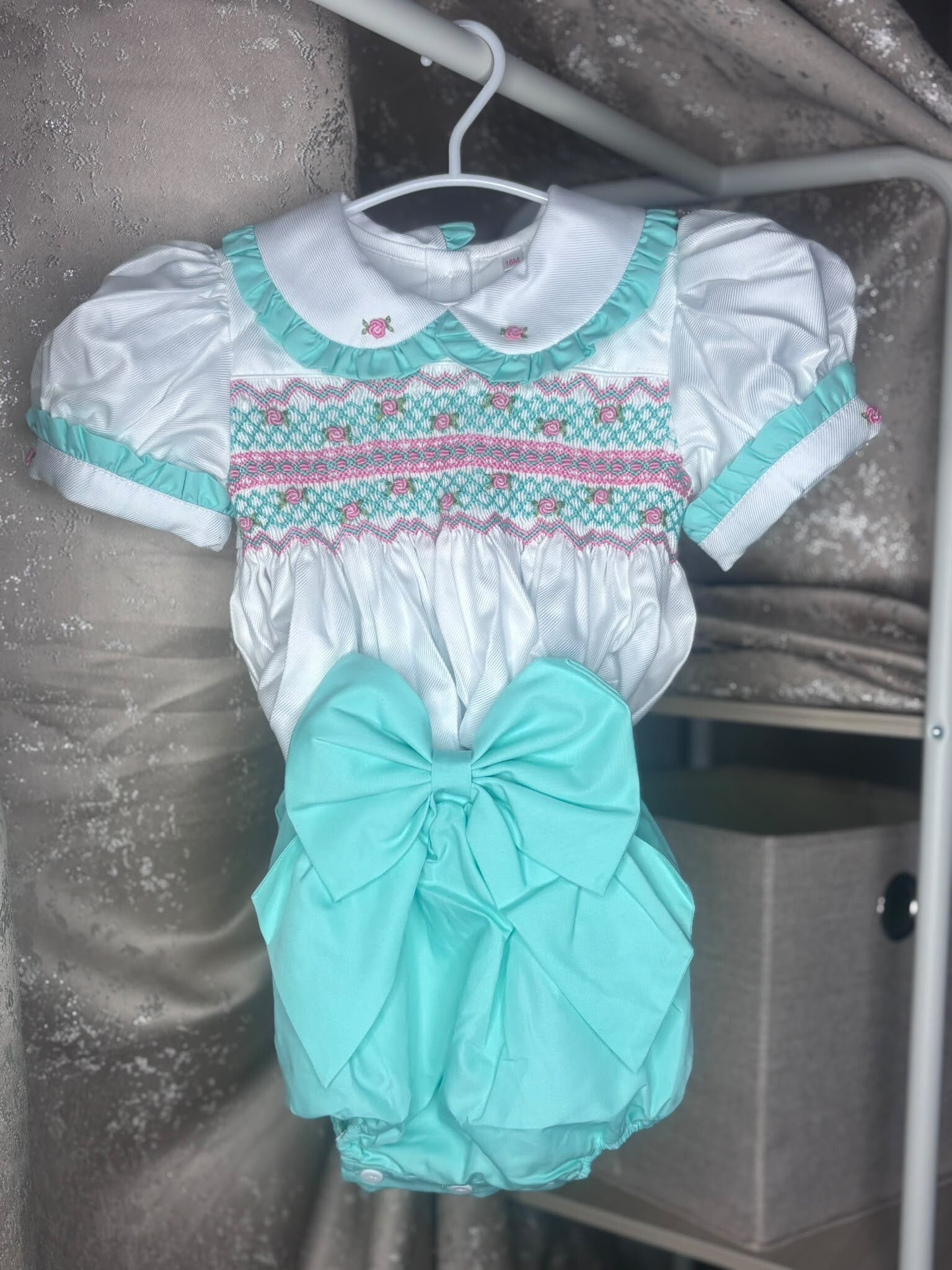 Girls smocked romper mint