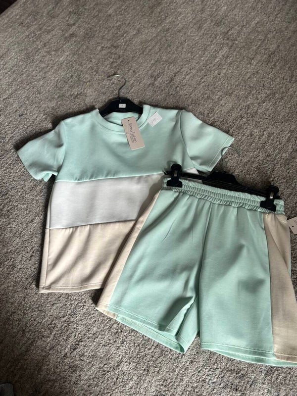 Mint and cream block shorts and T-Shirt