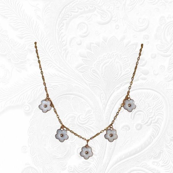 Collier fantaisie fleurette blanche