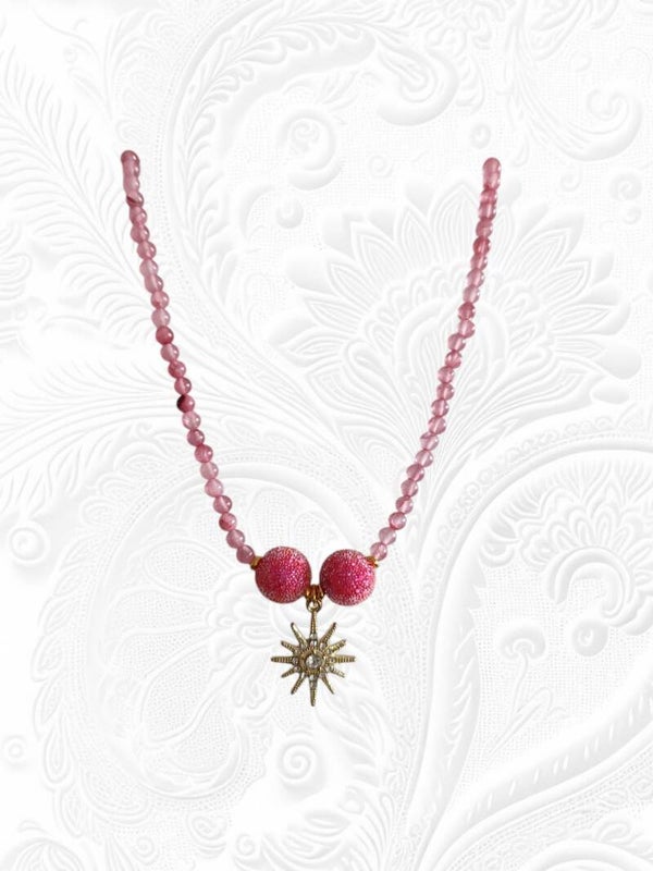Collier en perles de quartz fraise