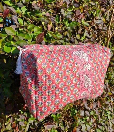 Pourquoi choisir une trousse maquillage coton pour votre quotidien ?