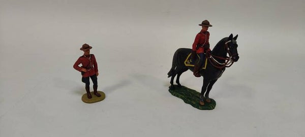 Lot de 2 figurines soldats police montée Elastolin (OB139)