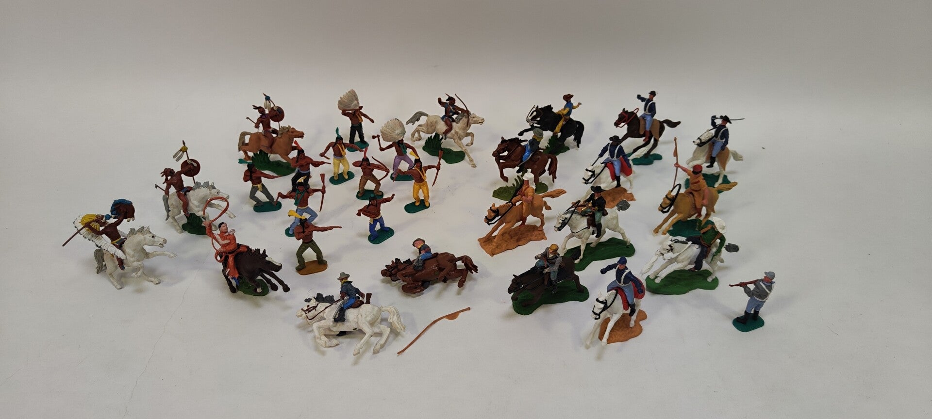 Gros lot de personnages figurines Timpo Toys (OB128)