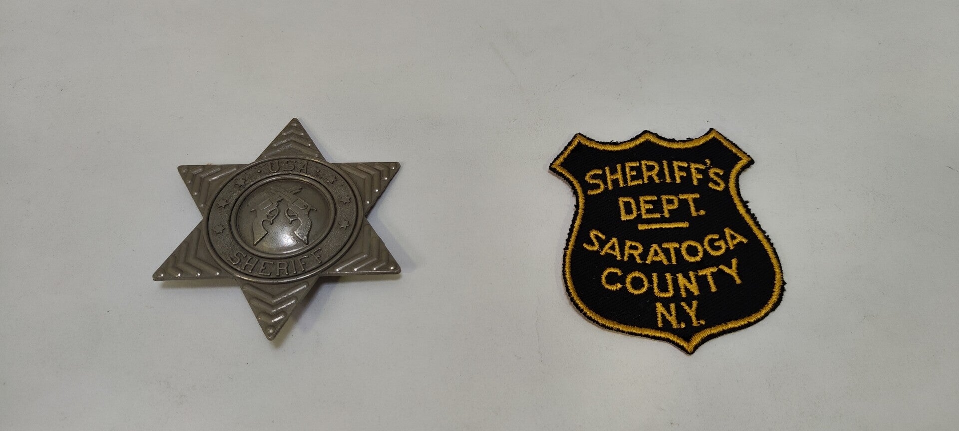 Etoile et insigne Sheriff's USA Dept. Saratoga County N.Y. (W125)