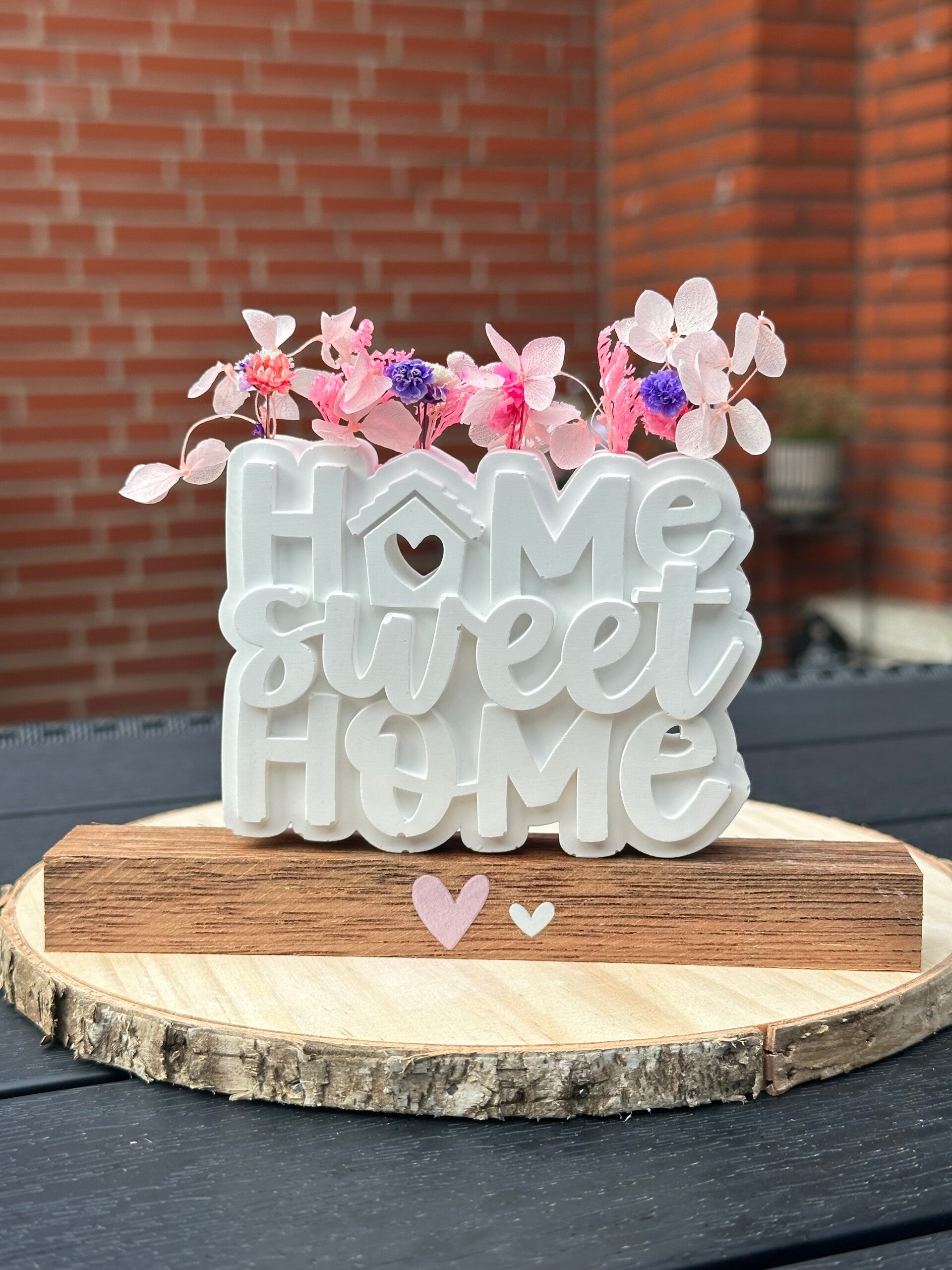 Home Sweet Home Schriftzug mit Trockenblumen