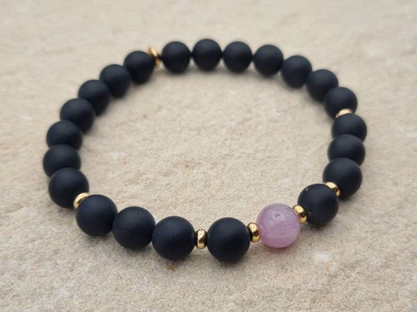 Edelstein-Armband "Soulful Shine", Onyx matt mit rosa Kunzit, 24K-vergoldet