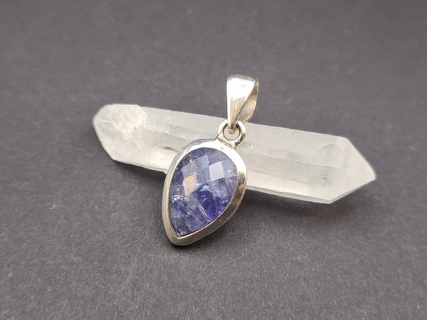 Tansanit (blauer Zoisit) Anhänger mit Öse aus 925er Silber