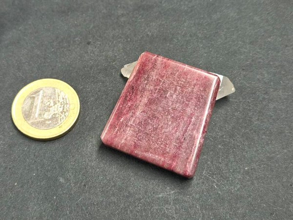 Thulit (Zoisit), Norwegen, Anhänger gebohrt