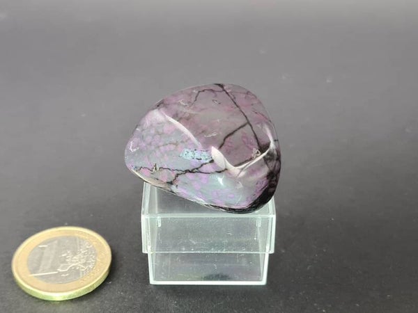 Sugilith, Trommelstein, sehr selten, 28,3g