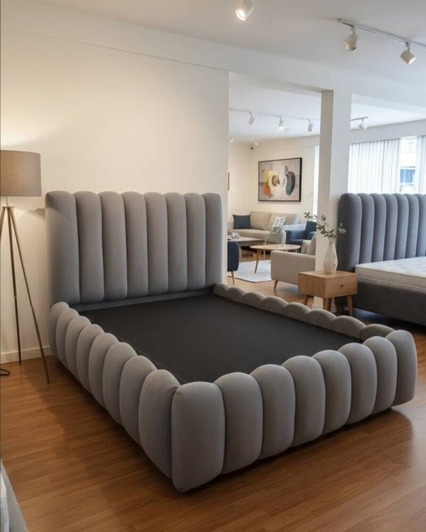 Kingsize Bed with Storage "Chest"