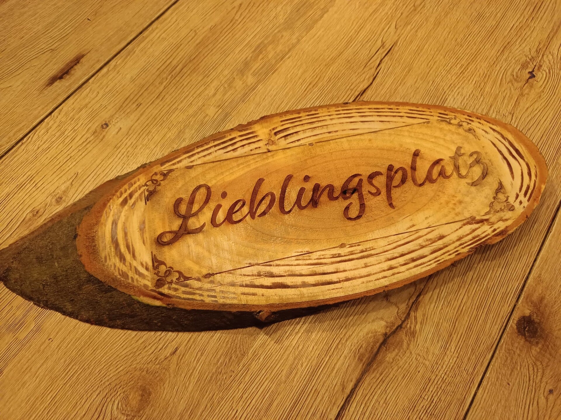 Ovale Baumscheibe >>LIEBLINGSPLATZ<<