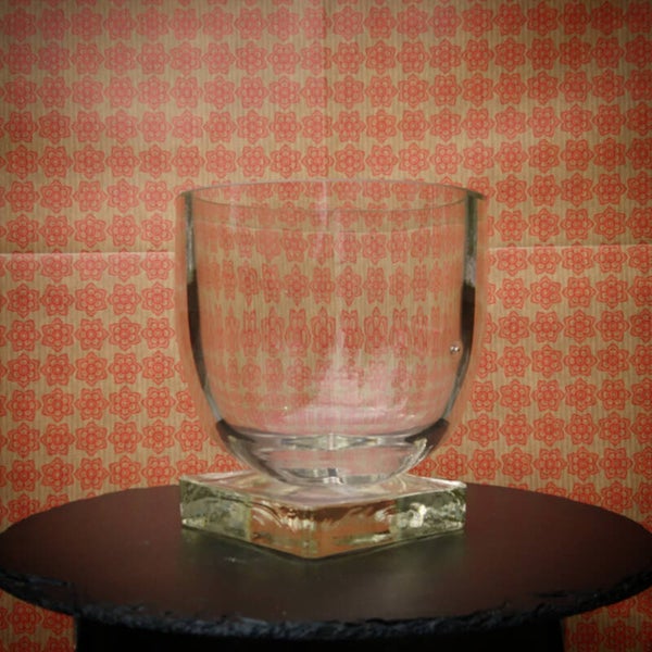 Glass flowerpot