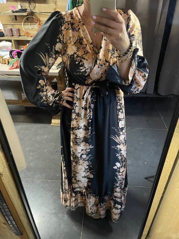 The Nelly party dress🪞🖤