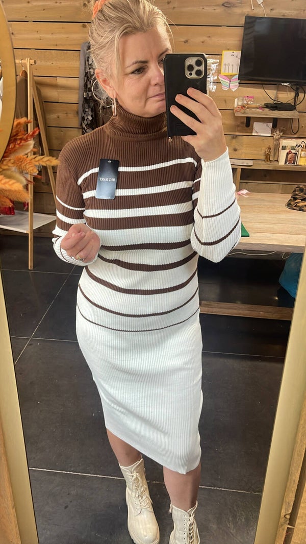 Aansluitend kleedje 🤎