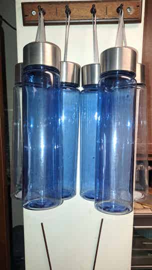 Water Bottles 4 Blue and 2 Clear Bottles Set of 6 (New Open Box)