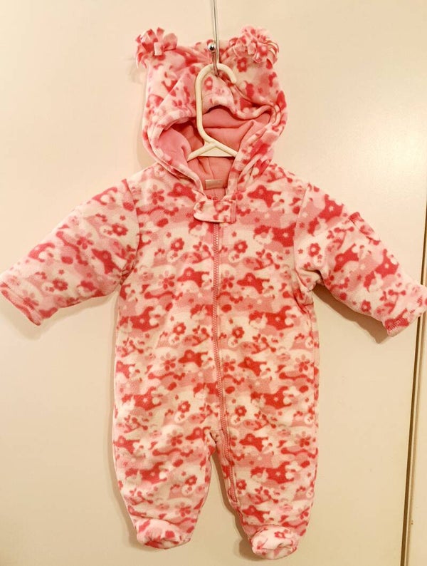 6-9 Month Small Wonders Pink and White Snowsuit in excellent condition.  Like New!