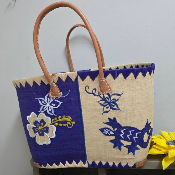 Mand in blauw met hagedis in xl