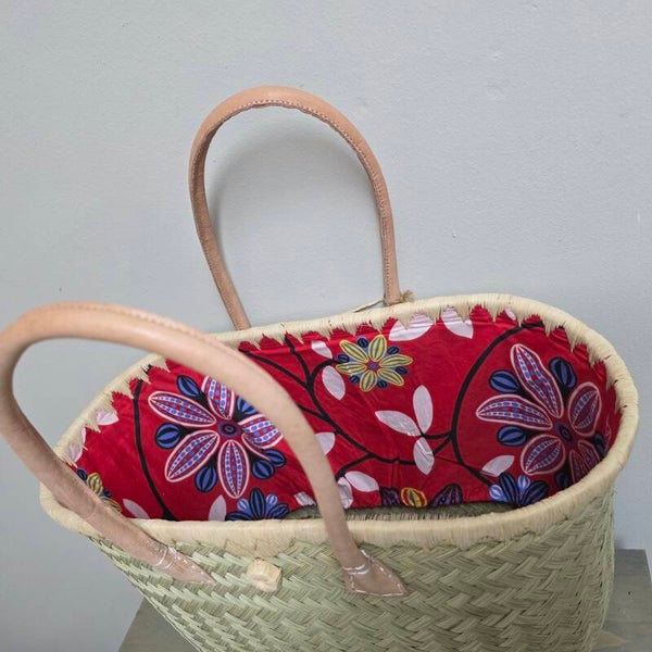 Mand in naturel met rood in l