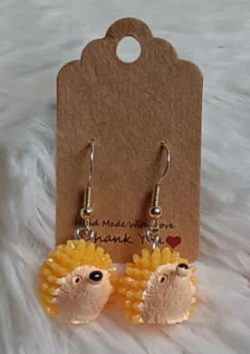 Oorbel egel geel beige