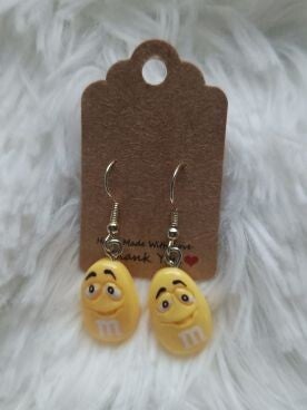 Oorbel M&M geel