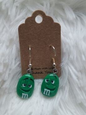 Oorbel M&M groen