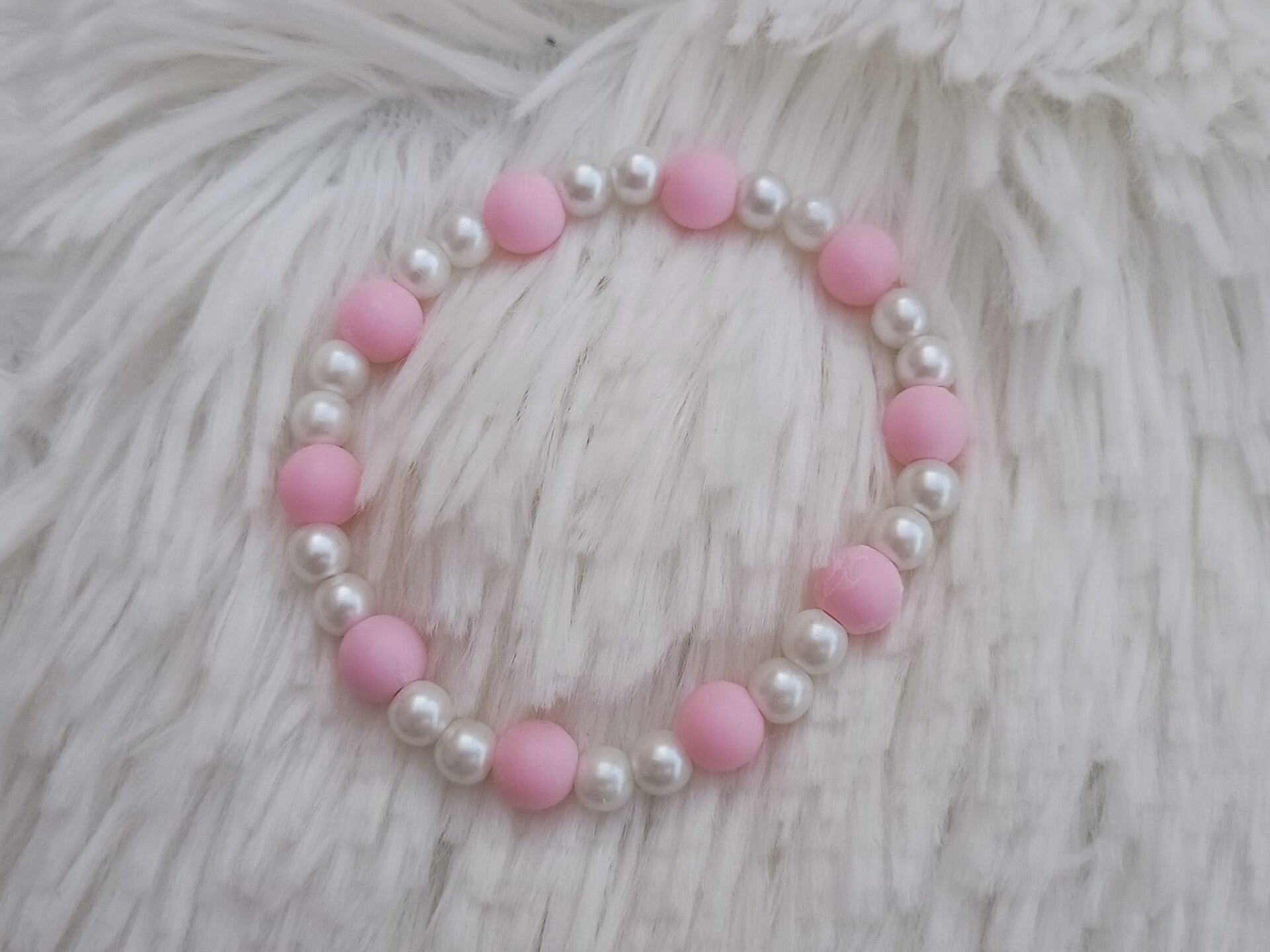 Armbandje roze