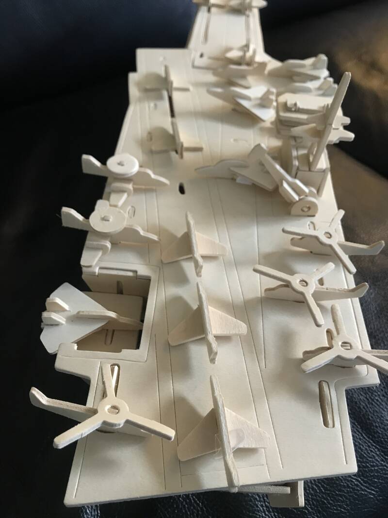 Foto detail vliegdekschip dek