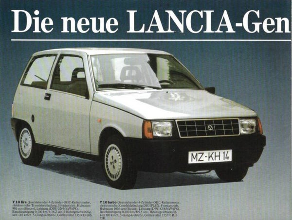 Lancia modellenscala (met poster Aurelia en Flaminia Zagato)