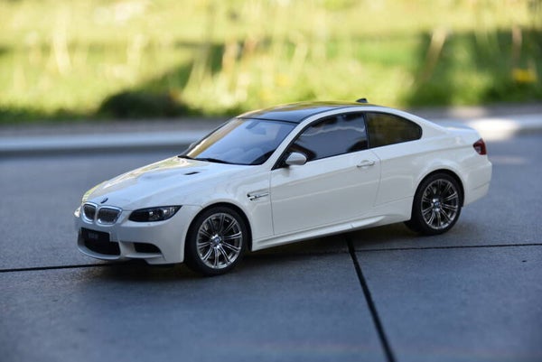 BMW E92 M3 Alpine White 2007 - 1/12 Ottomobile G100