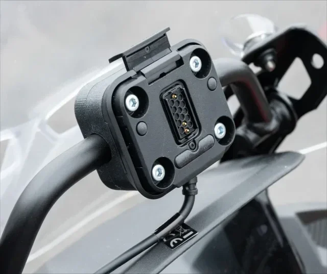 Soporte Garmin Zumo XT / XT2 para barra + tapa con logo