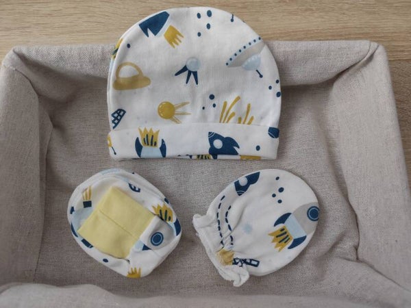 CONJUNTO GORROS, PATUCOS Y MANOPLAS