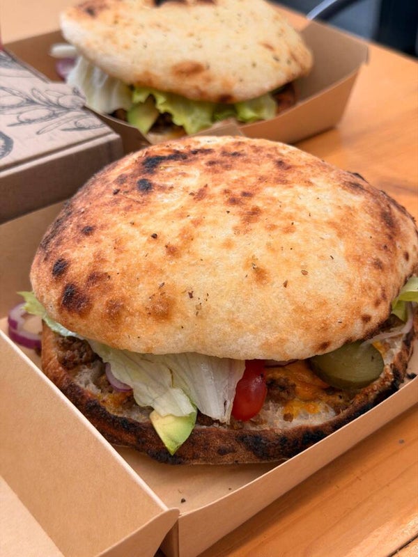 L 'AVOCADO'S BURGER