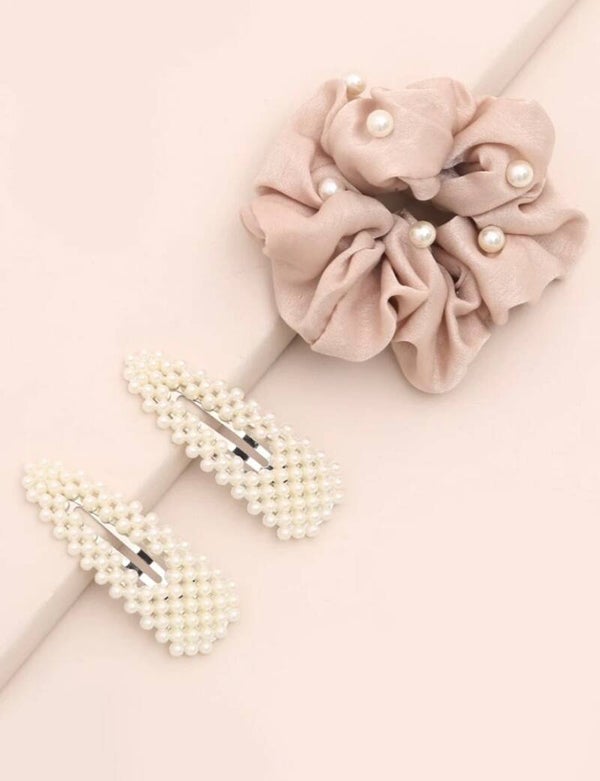 Pearl hair accessories