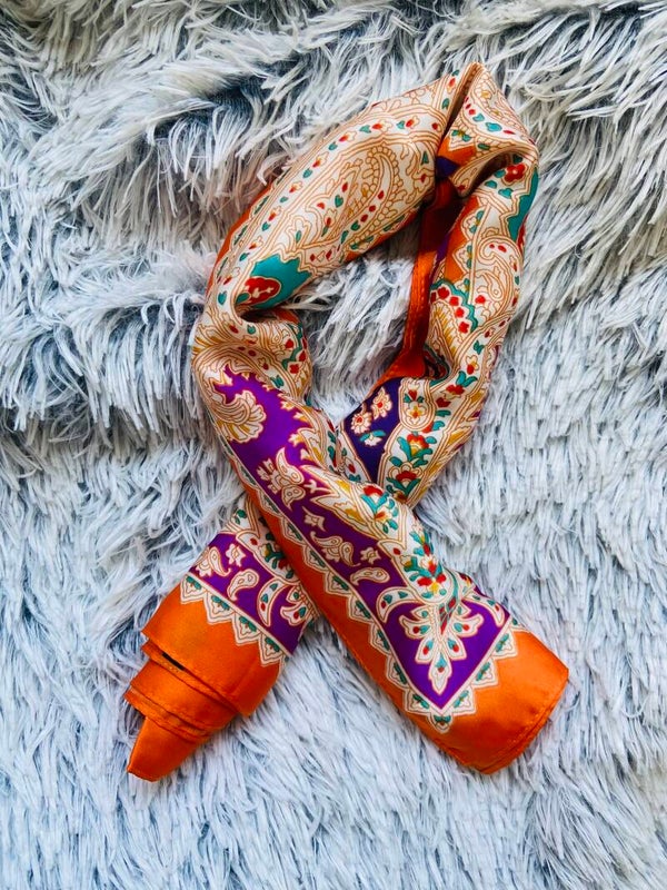 Multicolor satijnen sjaal