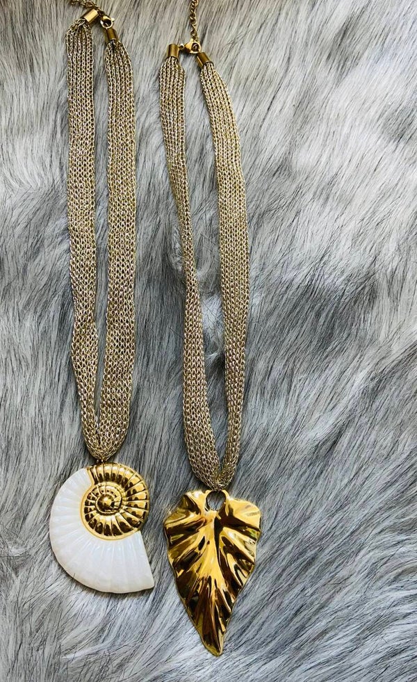 Mesh metallic necklaces