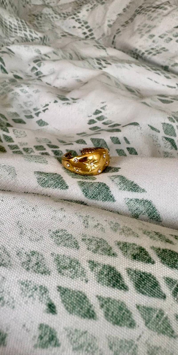 Zirkonia stardust ring